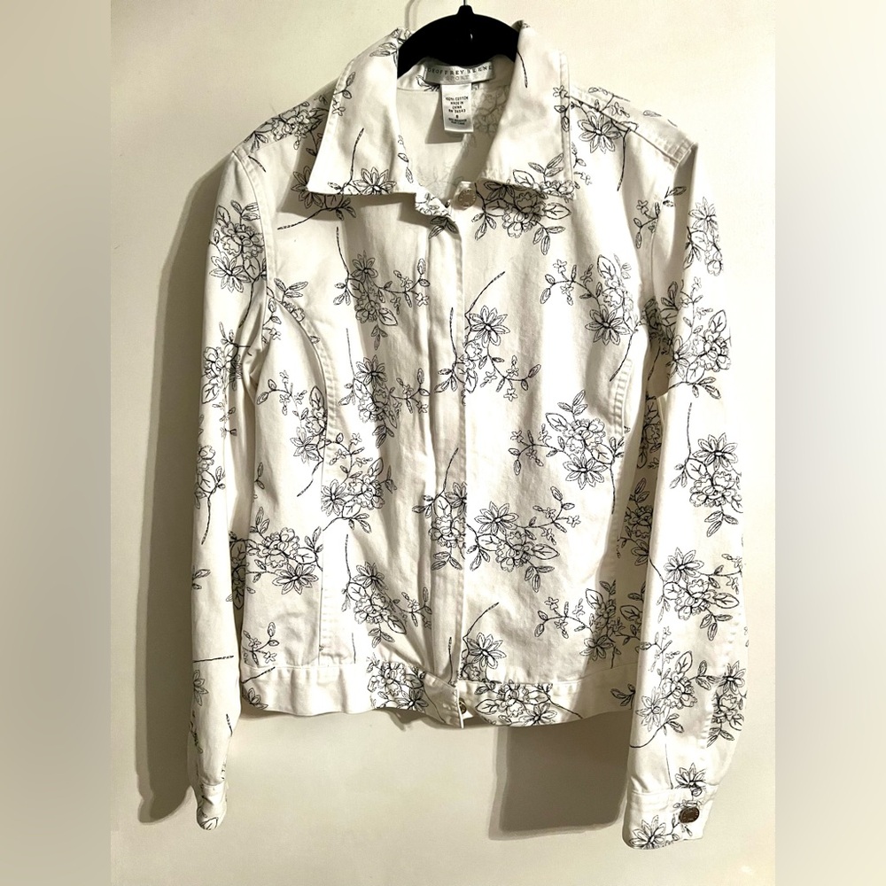 Geoffrey Beene White Floral Jean Jacket‎